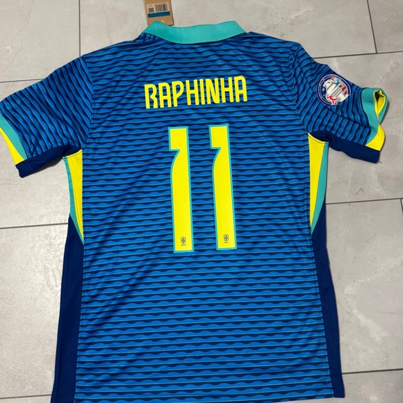 24-25 Raphinha Brasil jersey - Picture 2 of 2